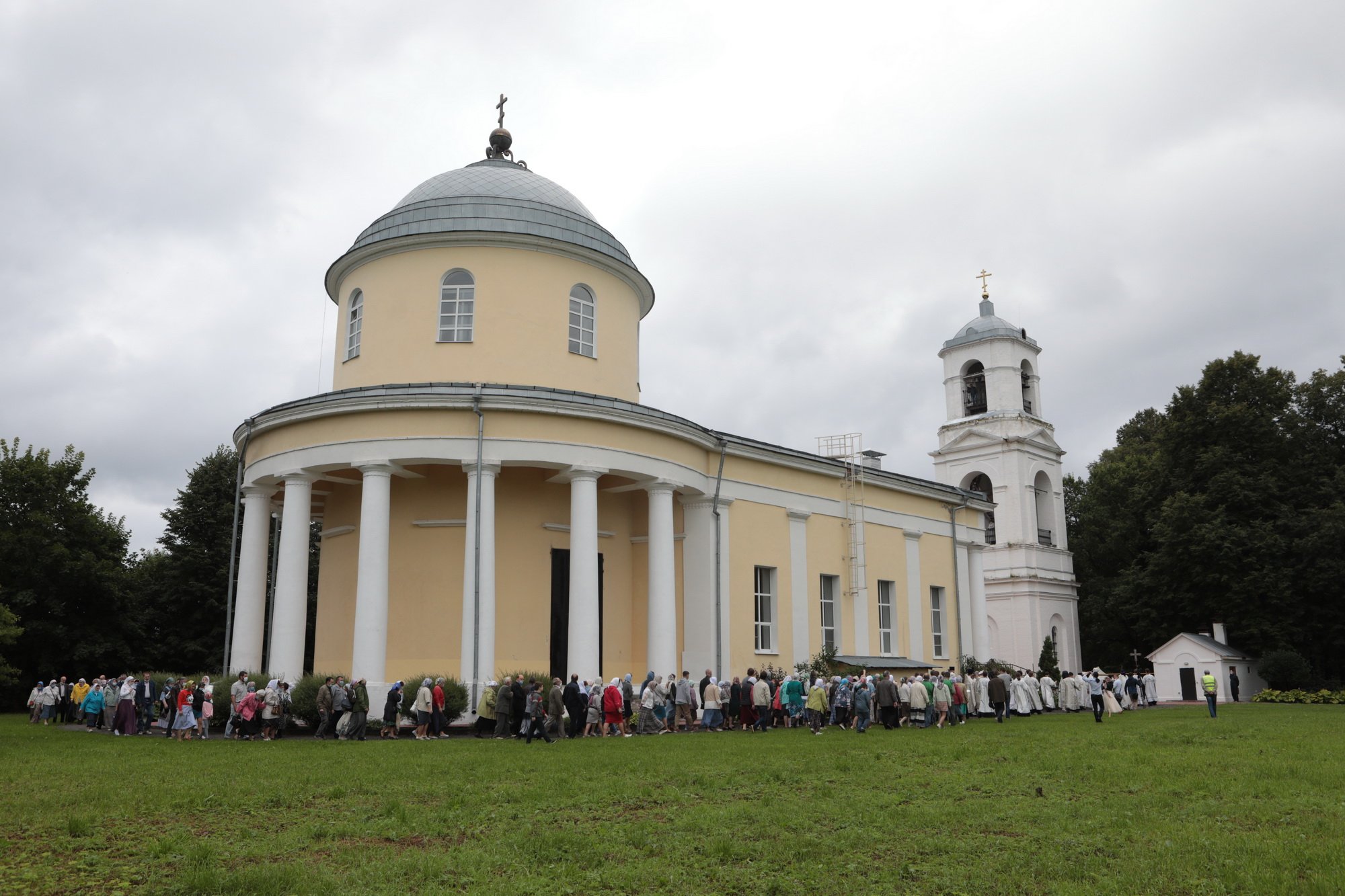 Великое освящение Троицкого храма деревни Ивашево 